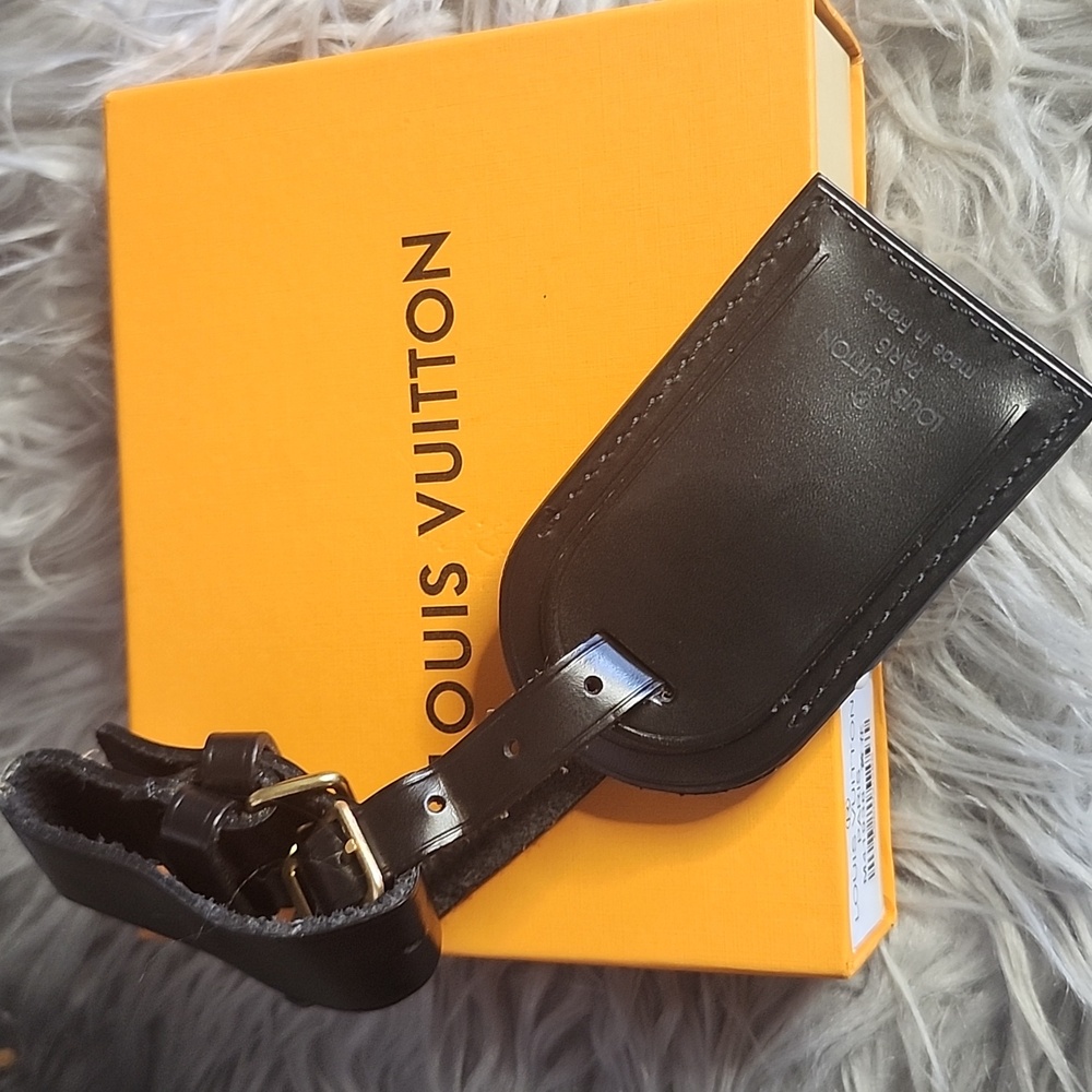 Louis Vuitton Black Leather Luggage Tag.  Like NEW.